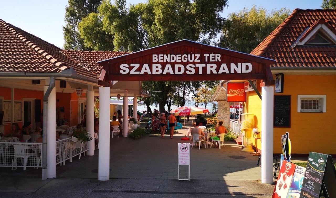 Holiday Home Balatonszarszo Exterior photo